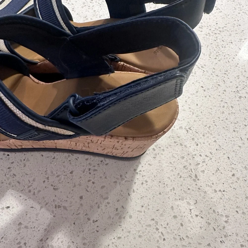 Sperry Navy and Cream Striped Sandals